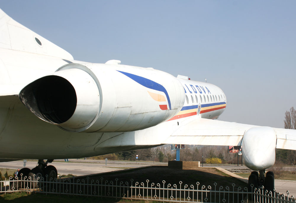 Denkmal am Flughafen Chişinău  KIV-1003